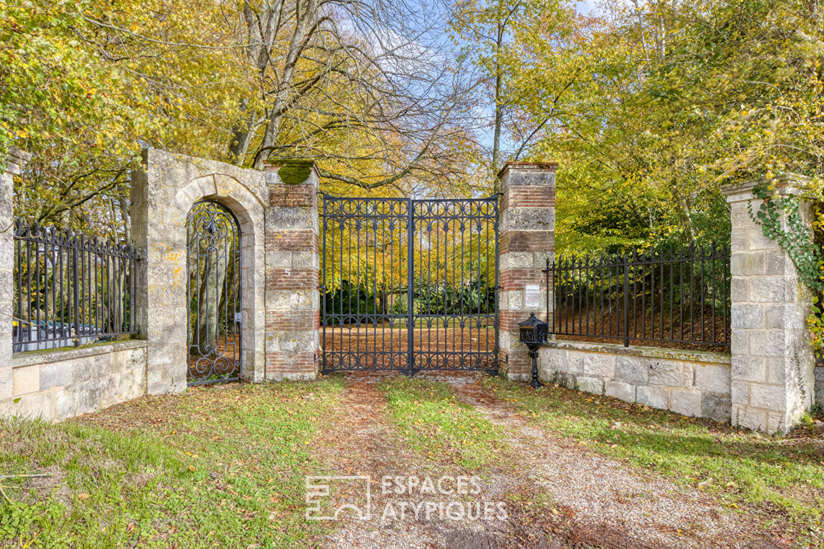 Manoir normand dans son parc privé