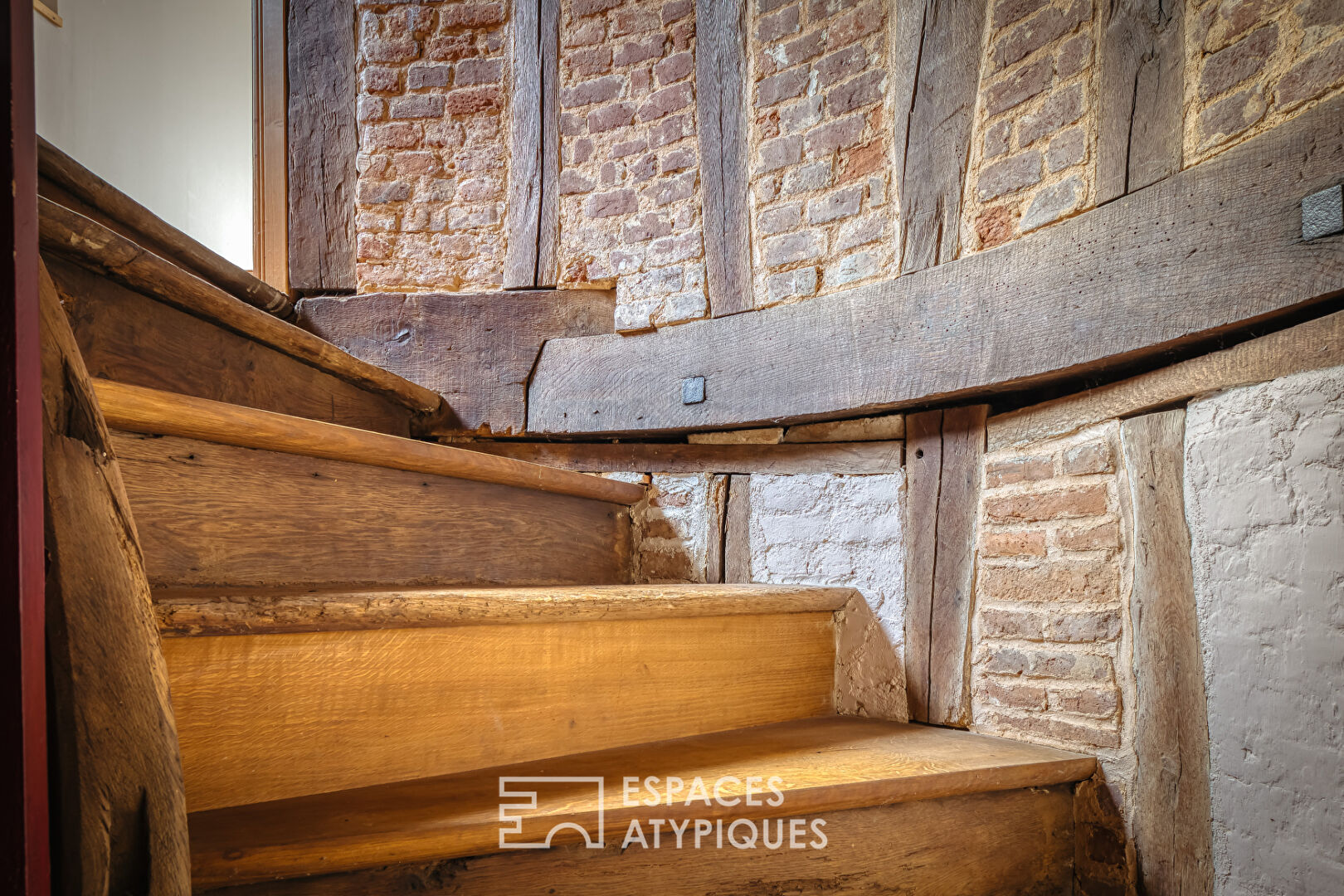 Ancien moulin sur un île privée avec piscine intérieure