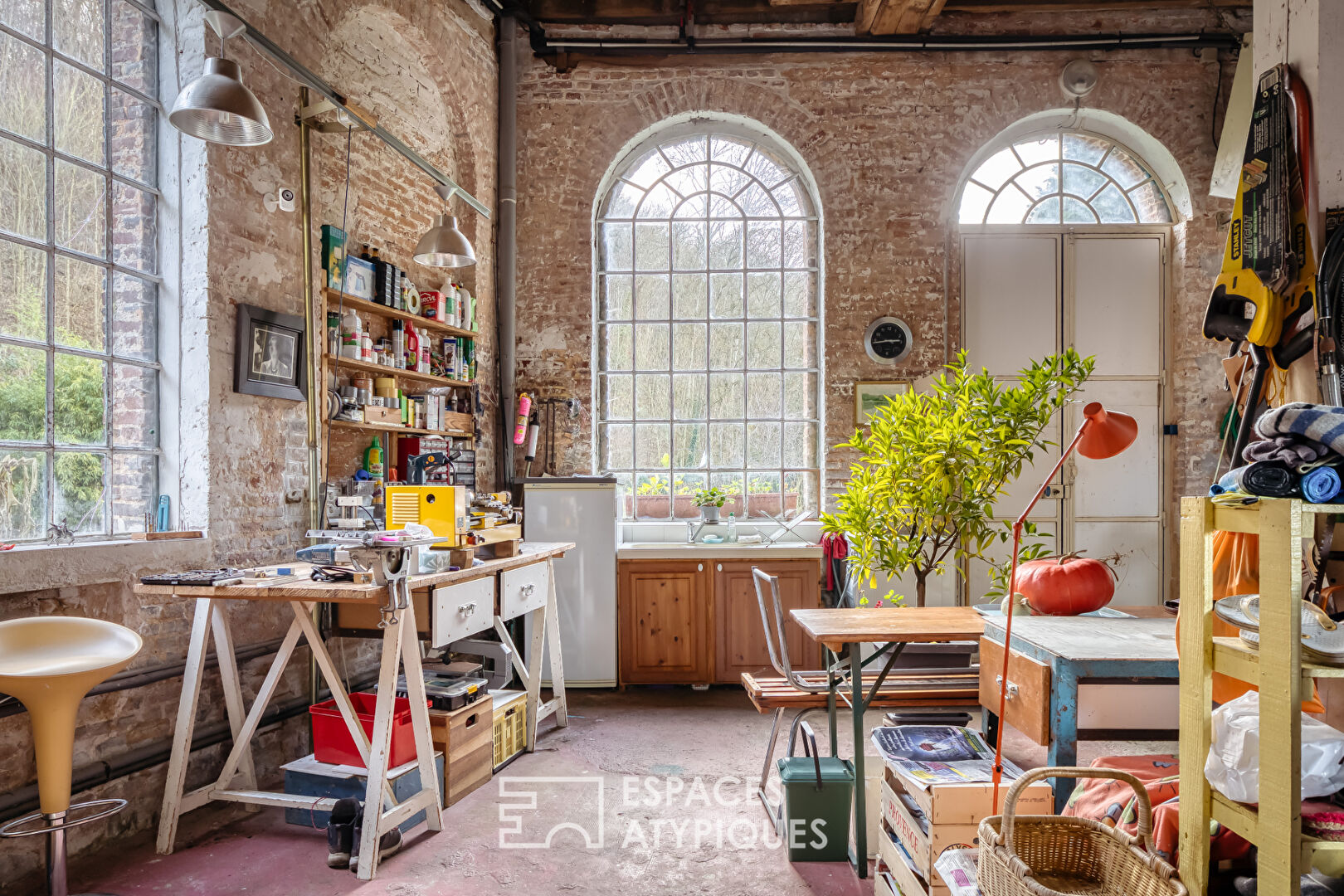 Ancien moulin sur un île privée avec piscine intérieure