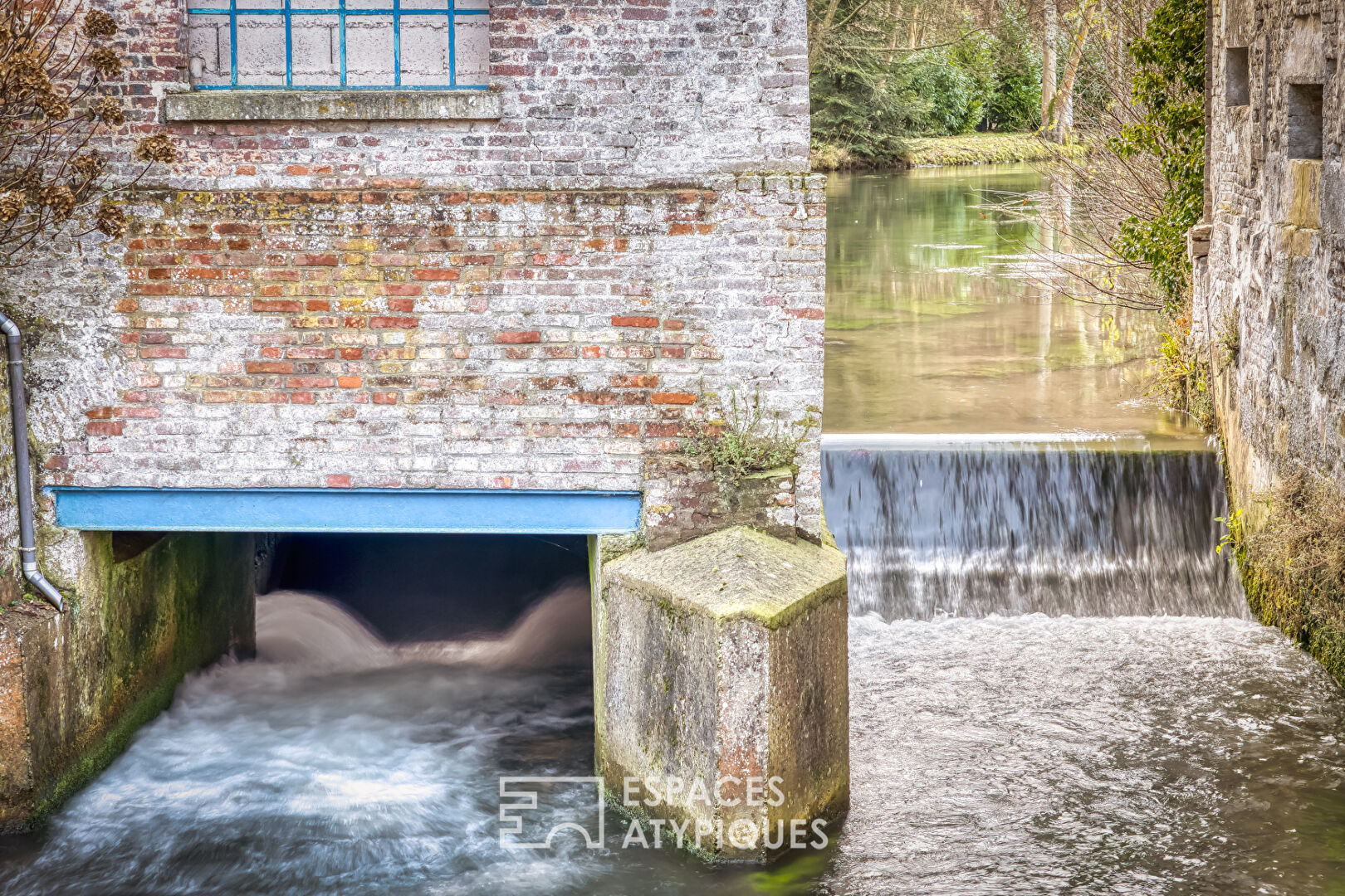 Ancien moulin sur un île privée avec piscine intérieure