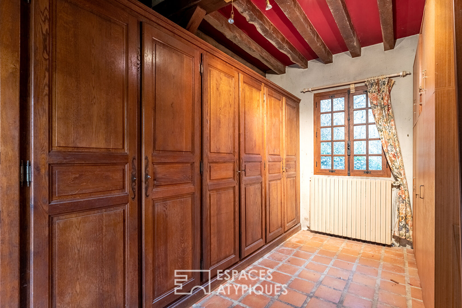 Elegant Norman house and its panorama of the Iton valley