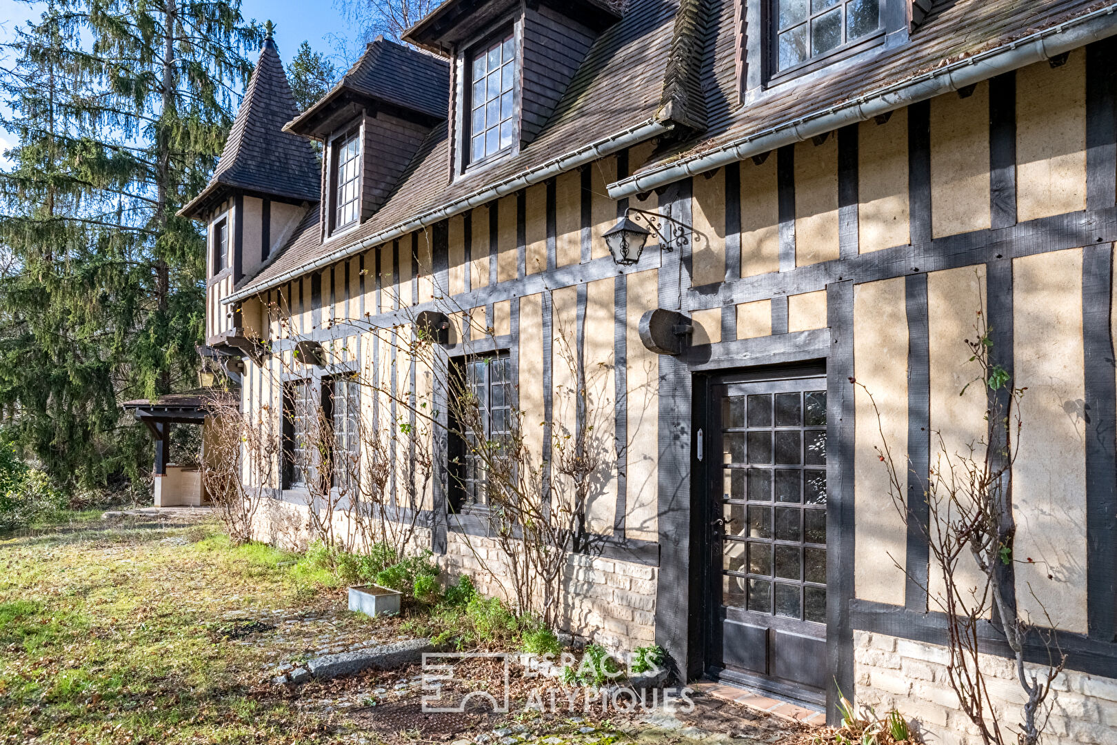 Elegant Norman house and its panorama of the Iton valley