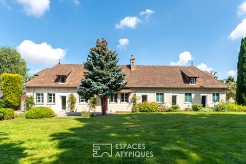 Cottage normand rénové avec dépendances dans un parc arboré