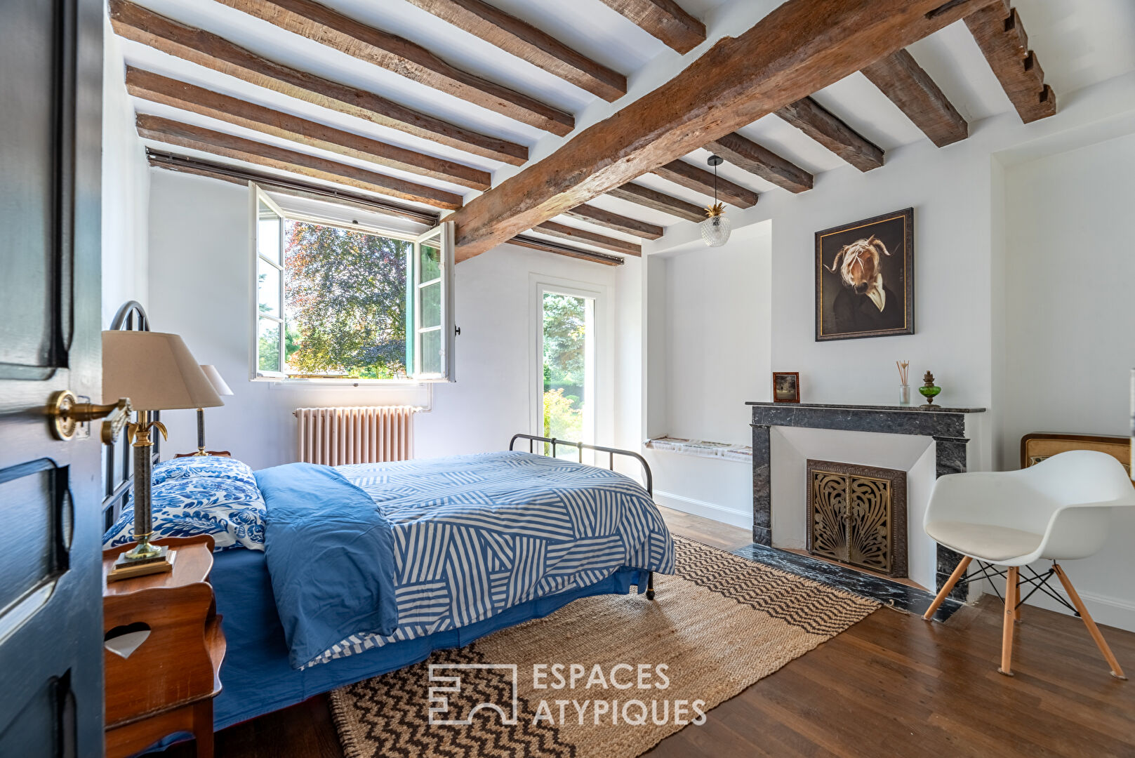 Cottage normand rénové avec dépendances dans un parc arboré