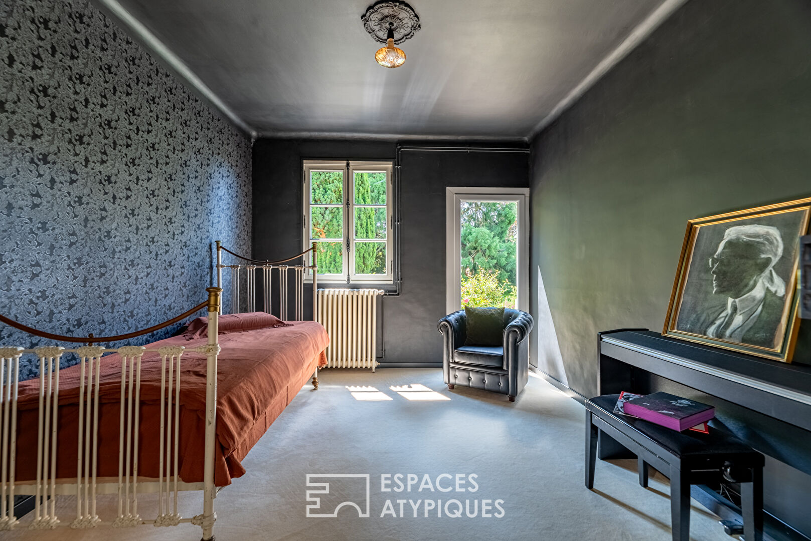 Cottage normand rénové avec dépendances dans un parc arboré