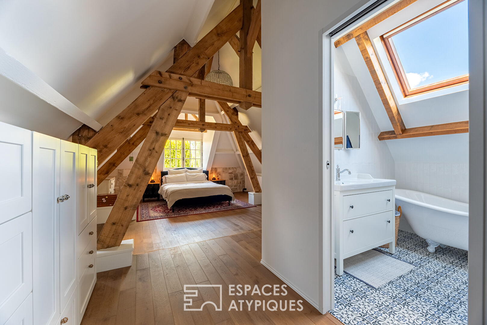 Cottage normand rénové avec dépendances dans un parc arboré