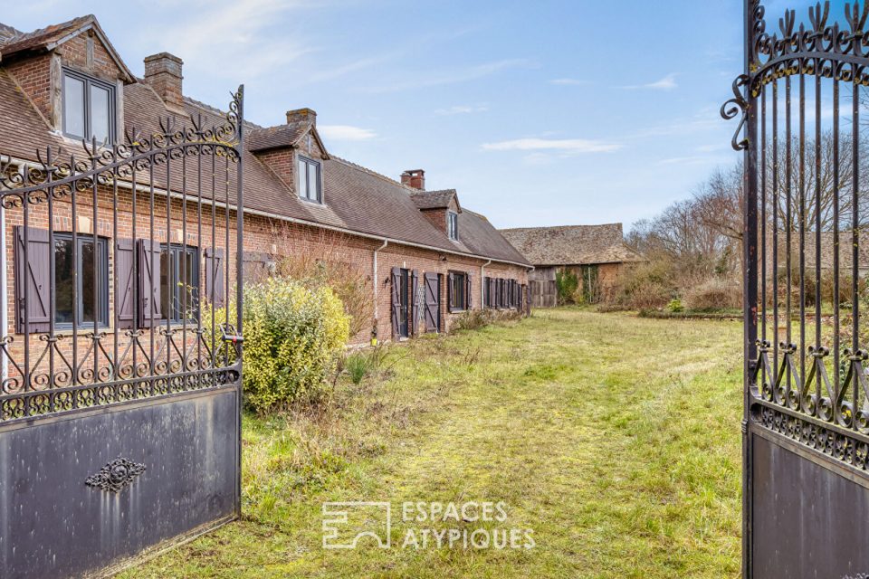 Longère de caractère avec de nombreuses dépendances à rénover
