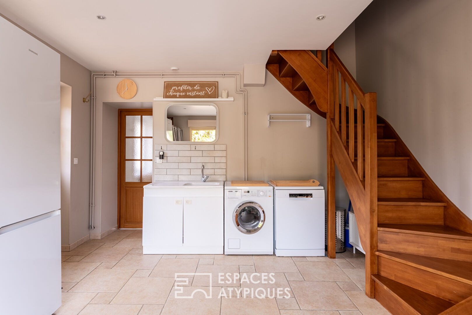 Propriété singulière avec son jardin arboré