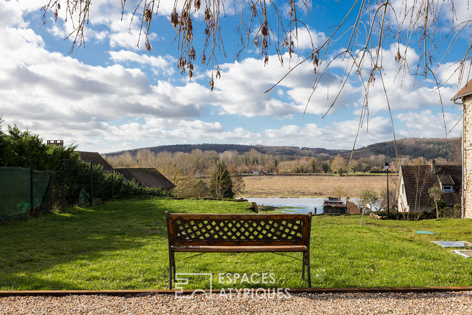 Ancien chai rénové avec vue sur l&rsquo;Eure
