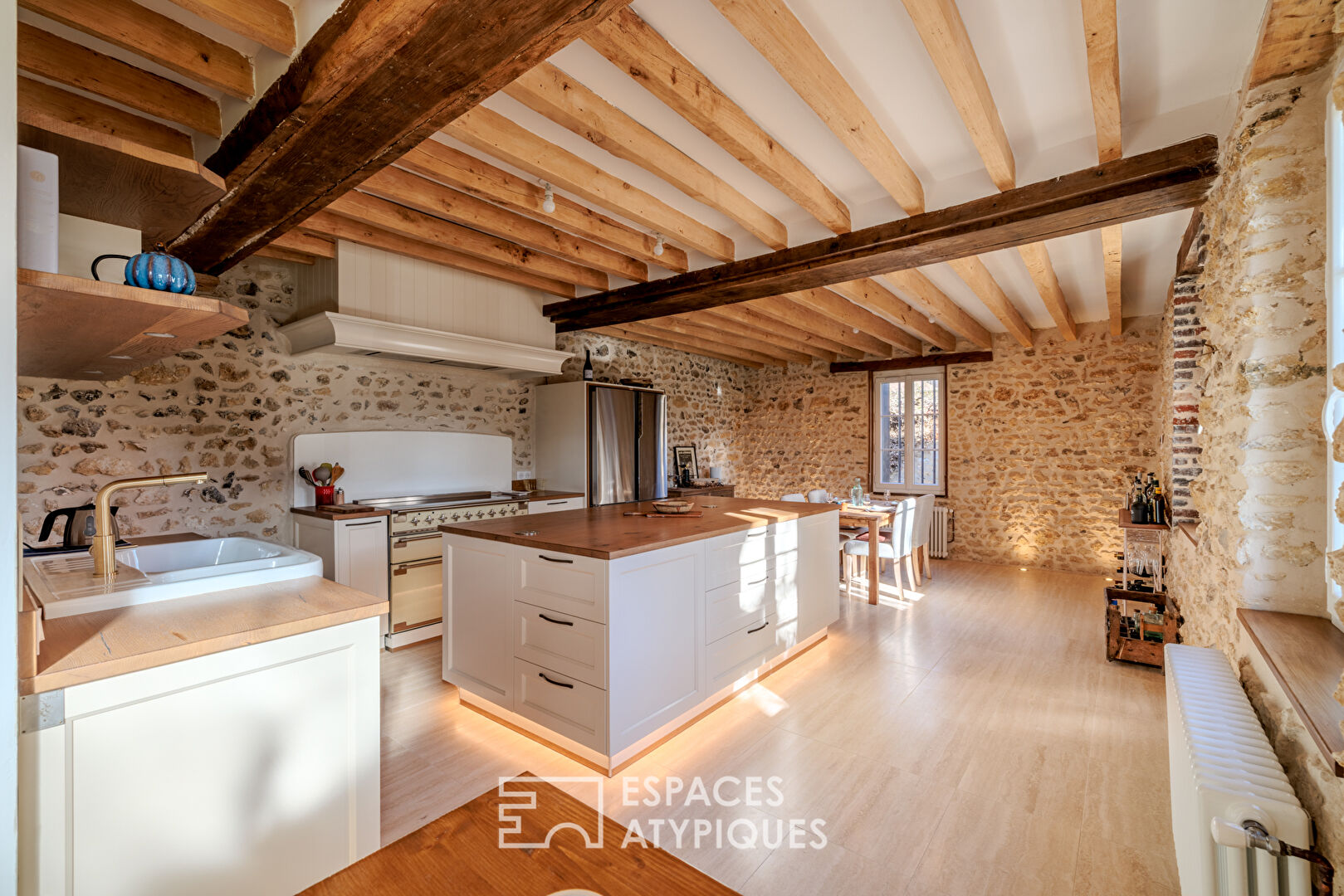 Ancien chai rénové avec vue sur l&rsquo;Eure