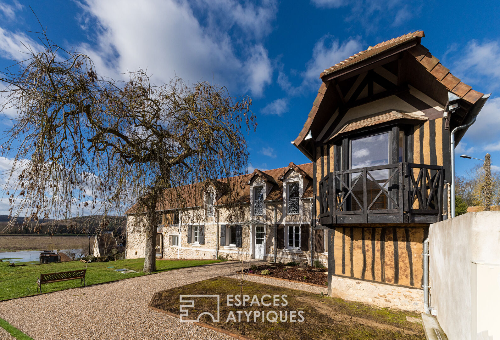 Ancien chai rénové avec vue sur l&rsquo;Eure