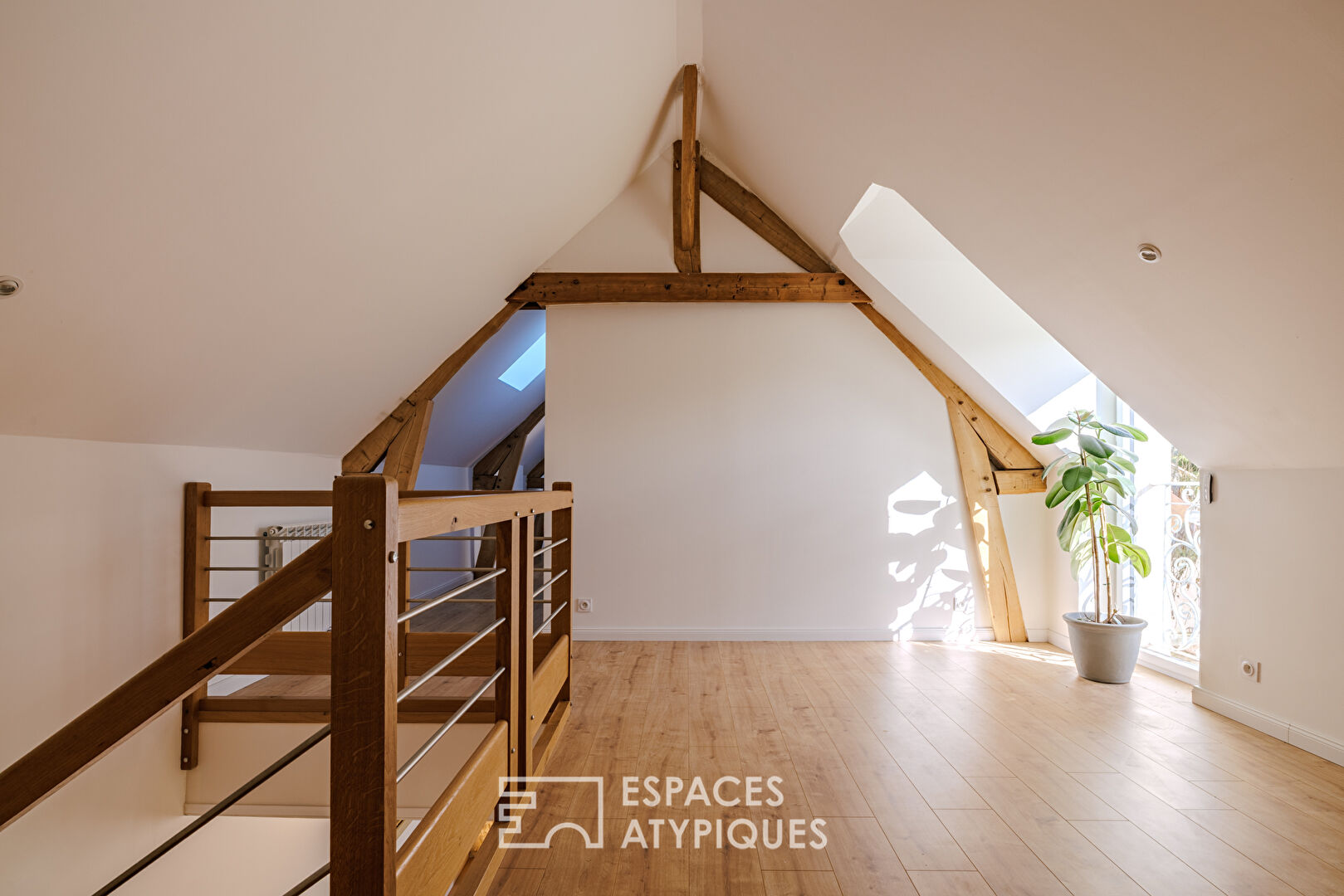 Ancien chai rénové avec vue sur l&rsquo;Eure