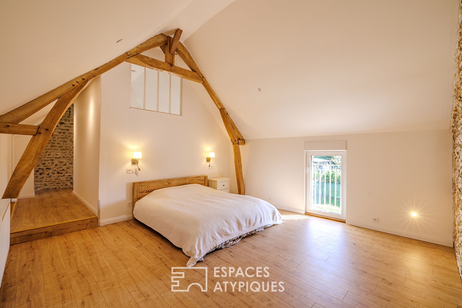 Ancien chai rénové avec vue sur l&rsquo;Eure