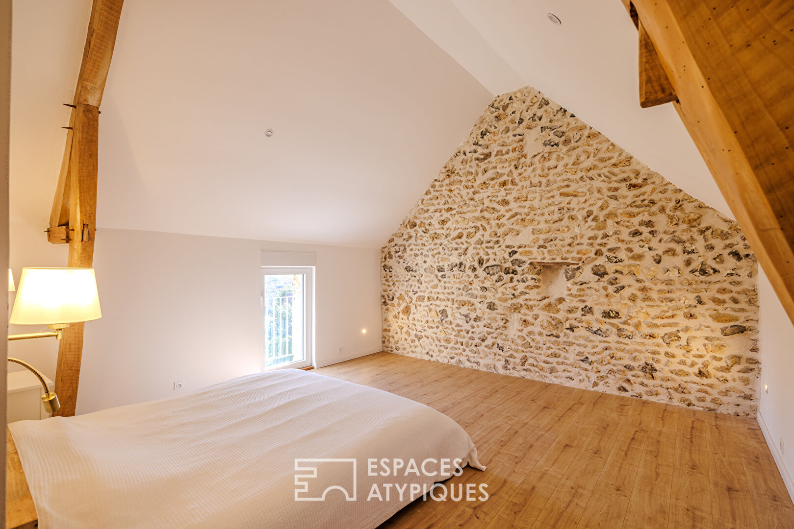 Ancien chai rénové avec vue sur l&rsquo;Eure