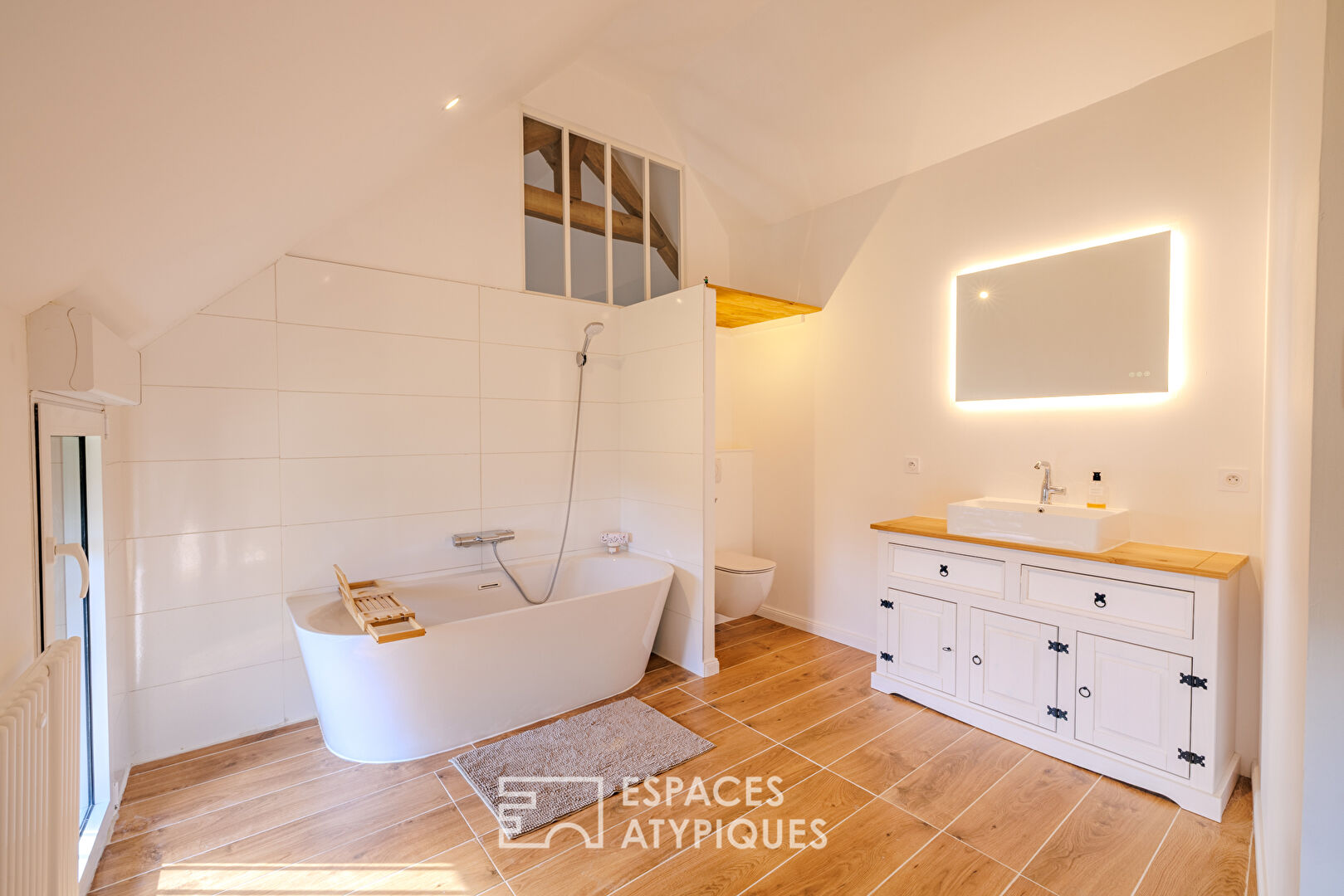 Ancien chai rénové avec vue sur l&rsquo;Eure