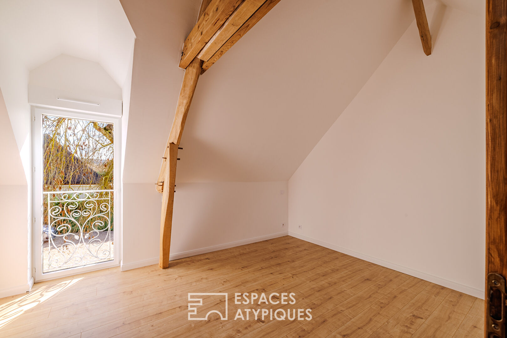 Ancien chai rénové avec vue sur l&rsquo;Eure