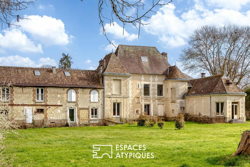 Domaine de prestige du XVIème siècle à restaurer