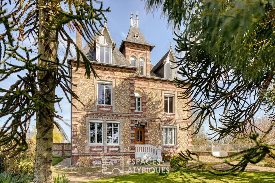 Demeure familiale de caractère avec dépendance dans son écrin de verdure