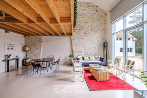 Maison d&rsquo;architecte des années 50 avec atelier rénovée avec soin