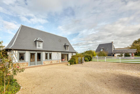 Maison normande rénovée avec gîte au coeur de la campagne