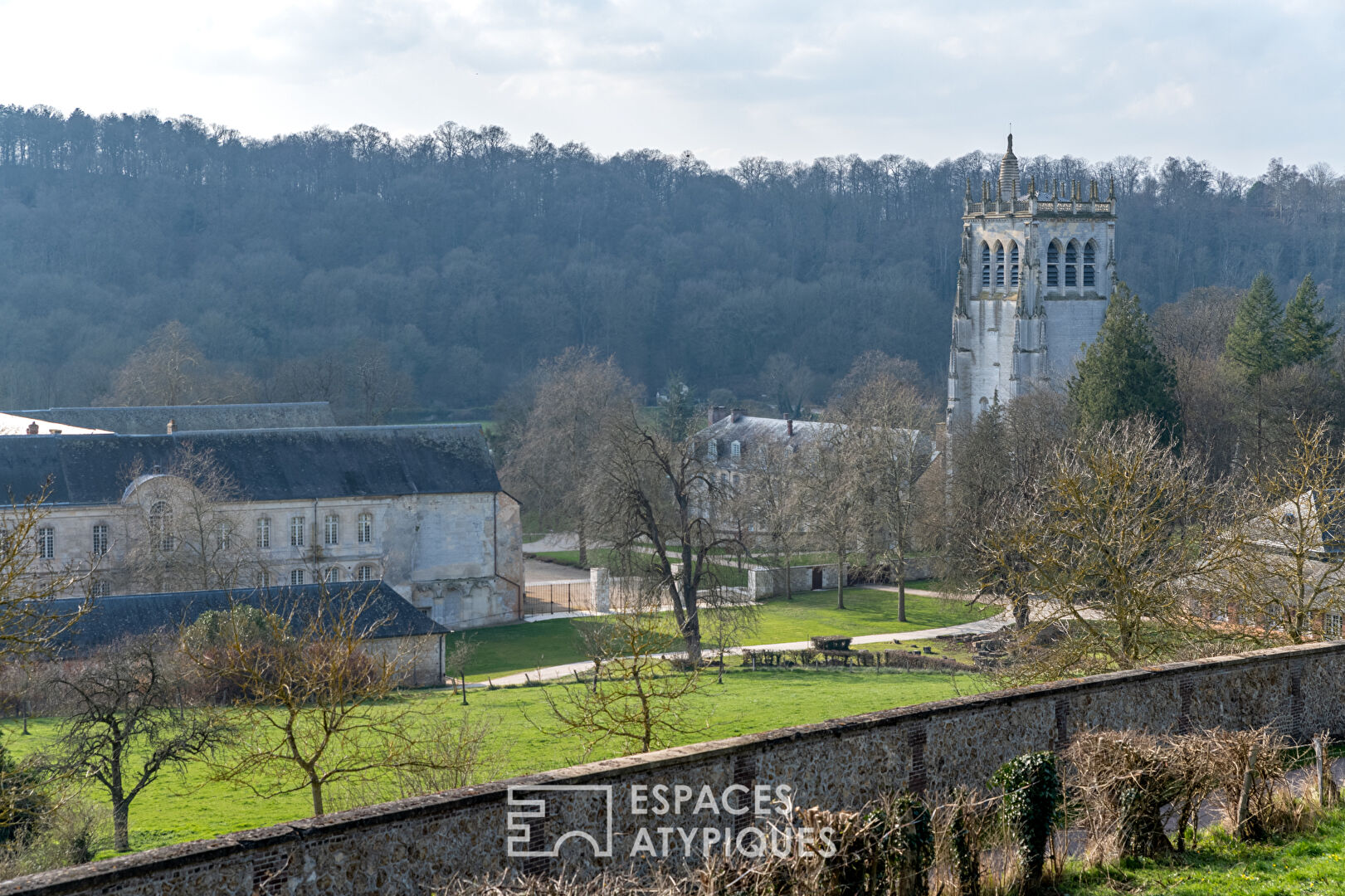 Maison normande avec vue exceptionnelle sur la vallée