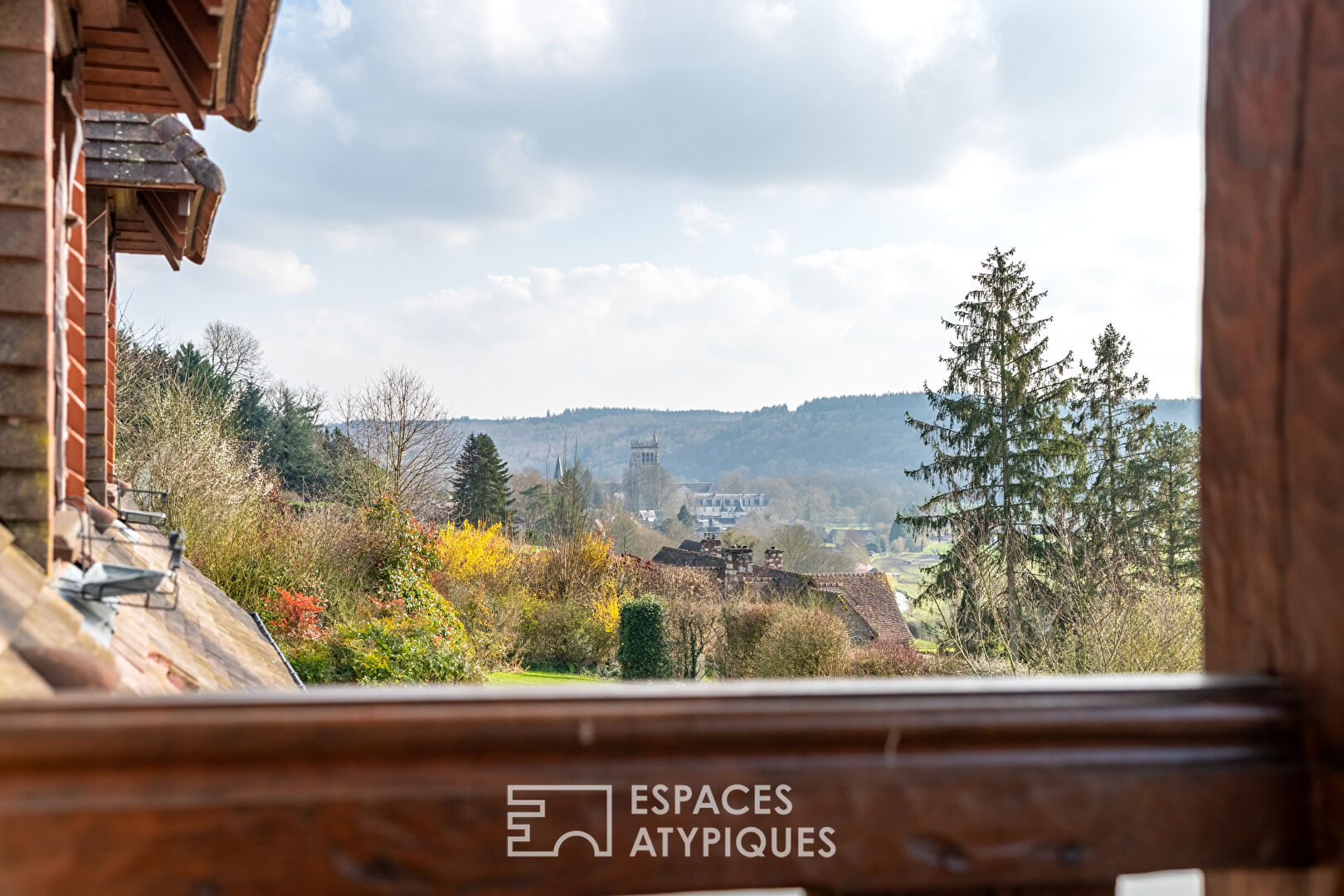 Maison normande avec vue exceptionnelle sur la vallée