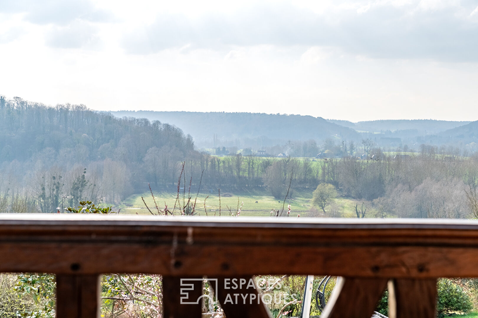 Maison normande avec vue exceptionnelle sur la vallée