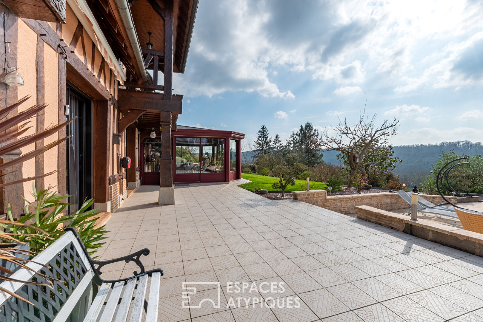 Maison normande avec vue exceptionnelle sur la vallée