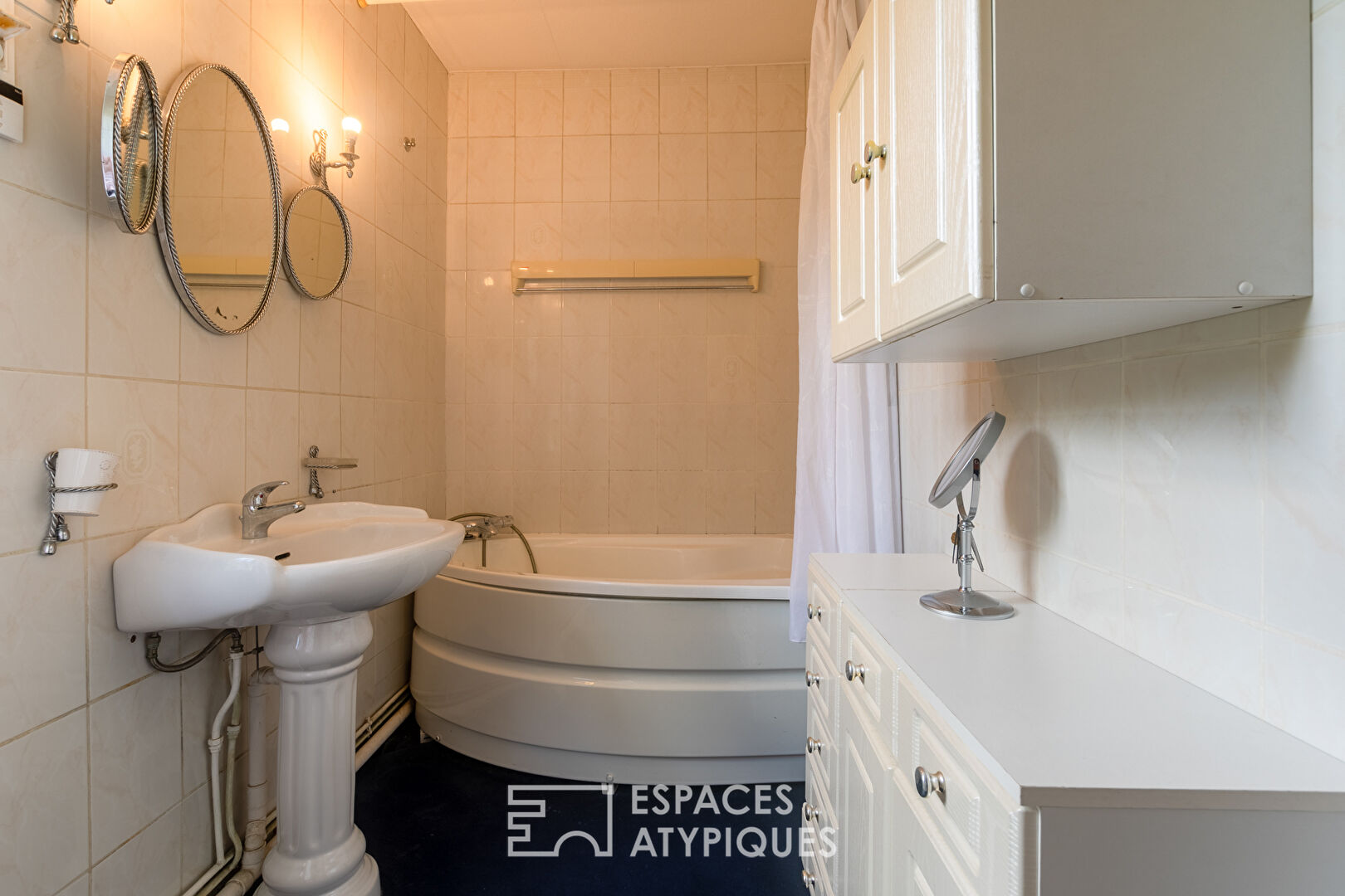 Family property in an equestrian environment