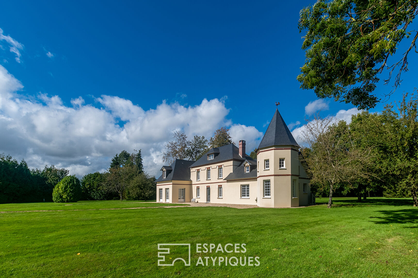 Family property in an equestrian environment