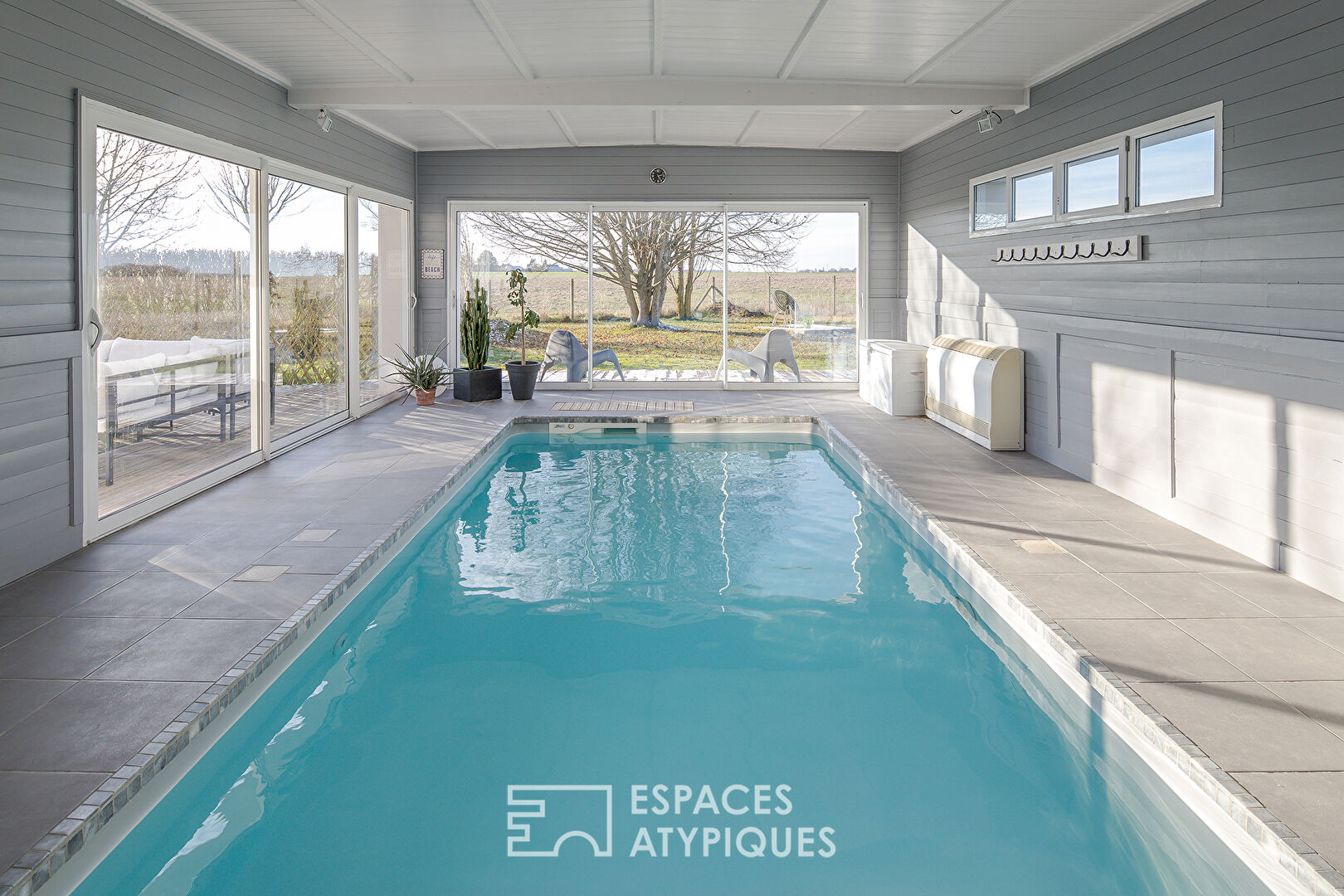 Maison d’architecte avec piscine intérieure