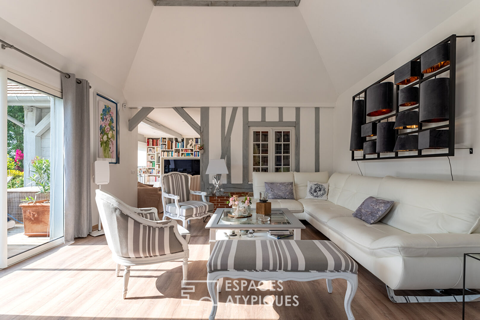 18th century manor house with a swimming pool in an enchanting setting