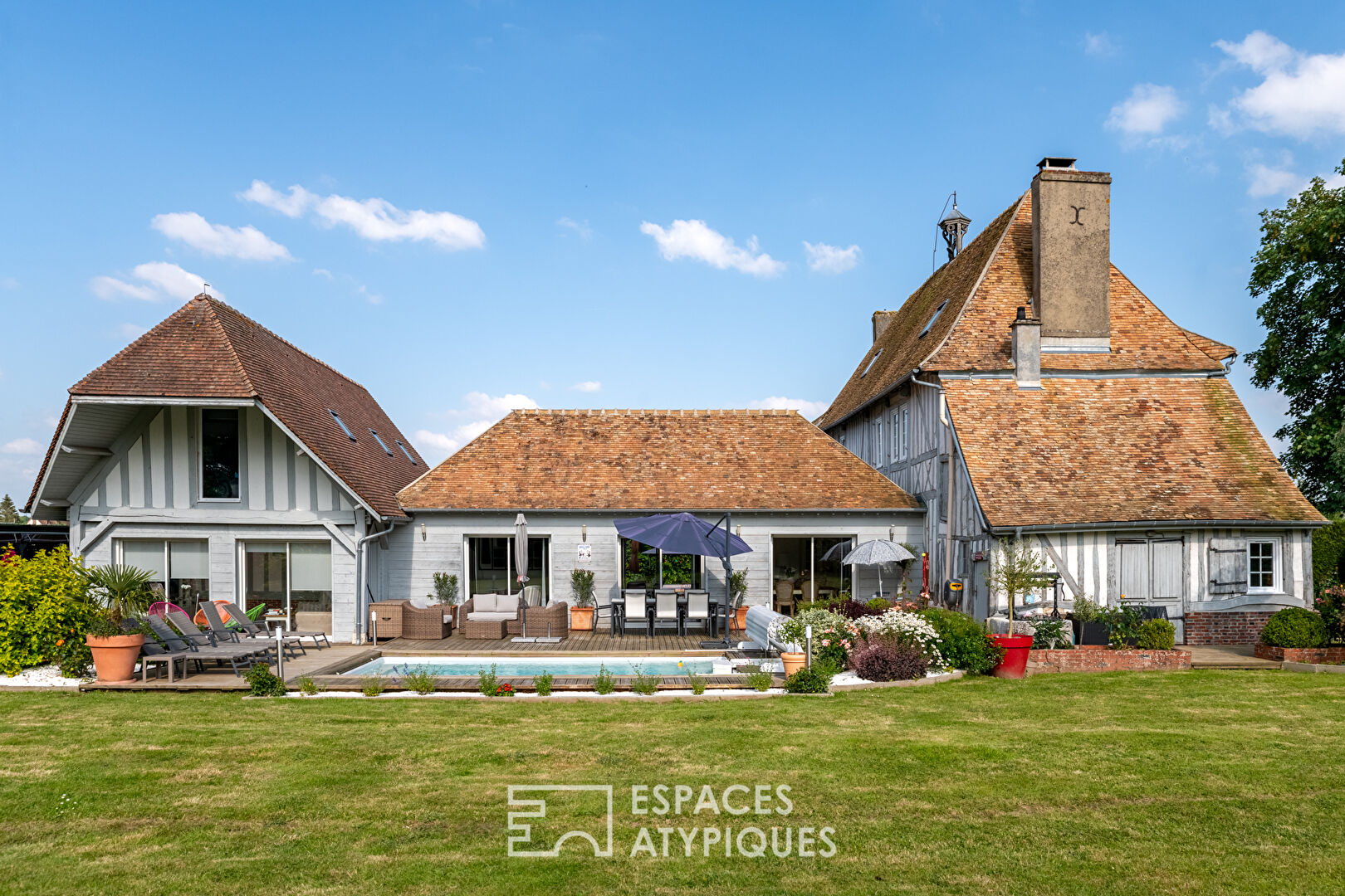 18th century manor house with a swimming pool in an enchanting setting