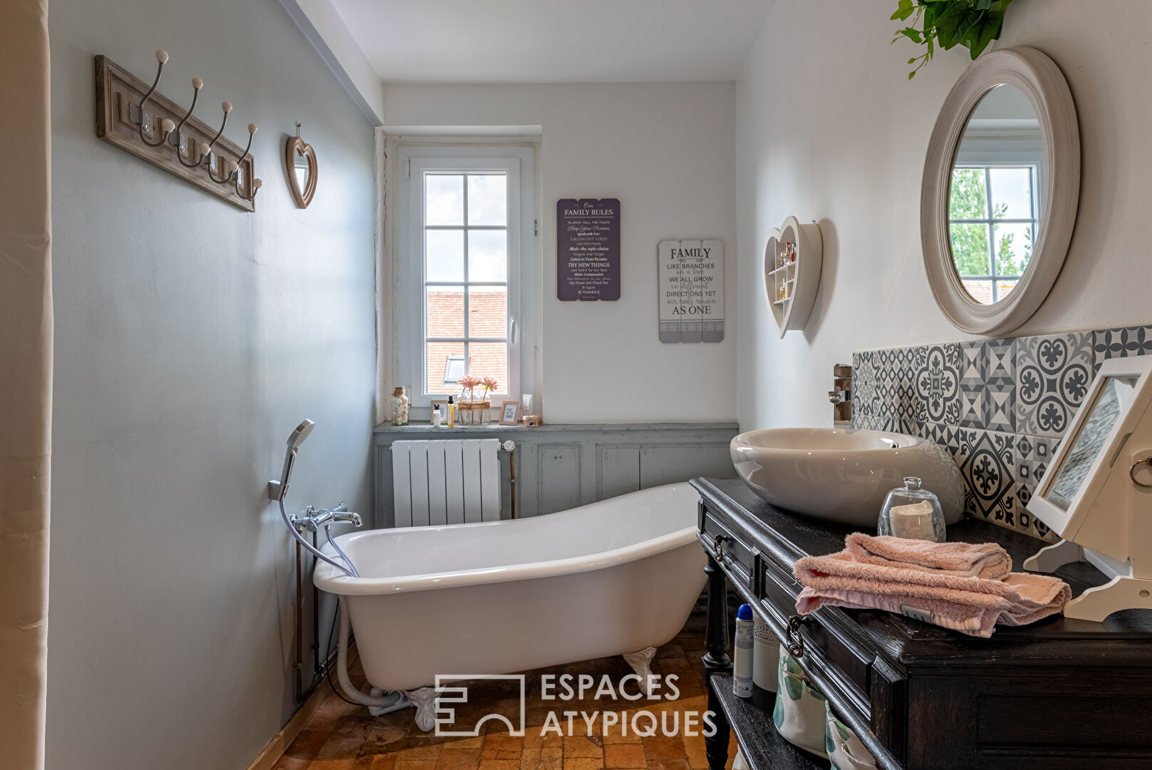 18th century manor house with a swimming pool in an enchanting setting
