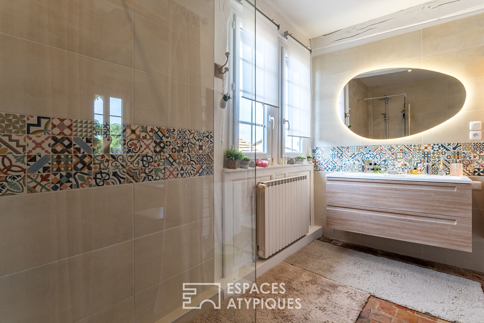 18th century manor house with a swimming pool in an enchanting setting