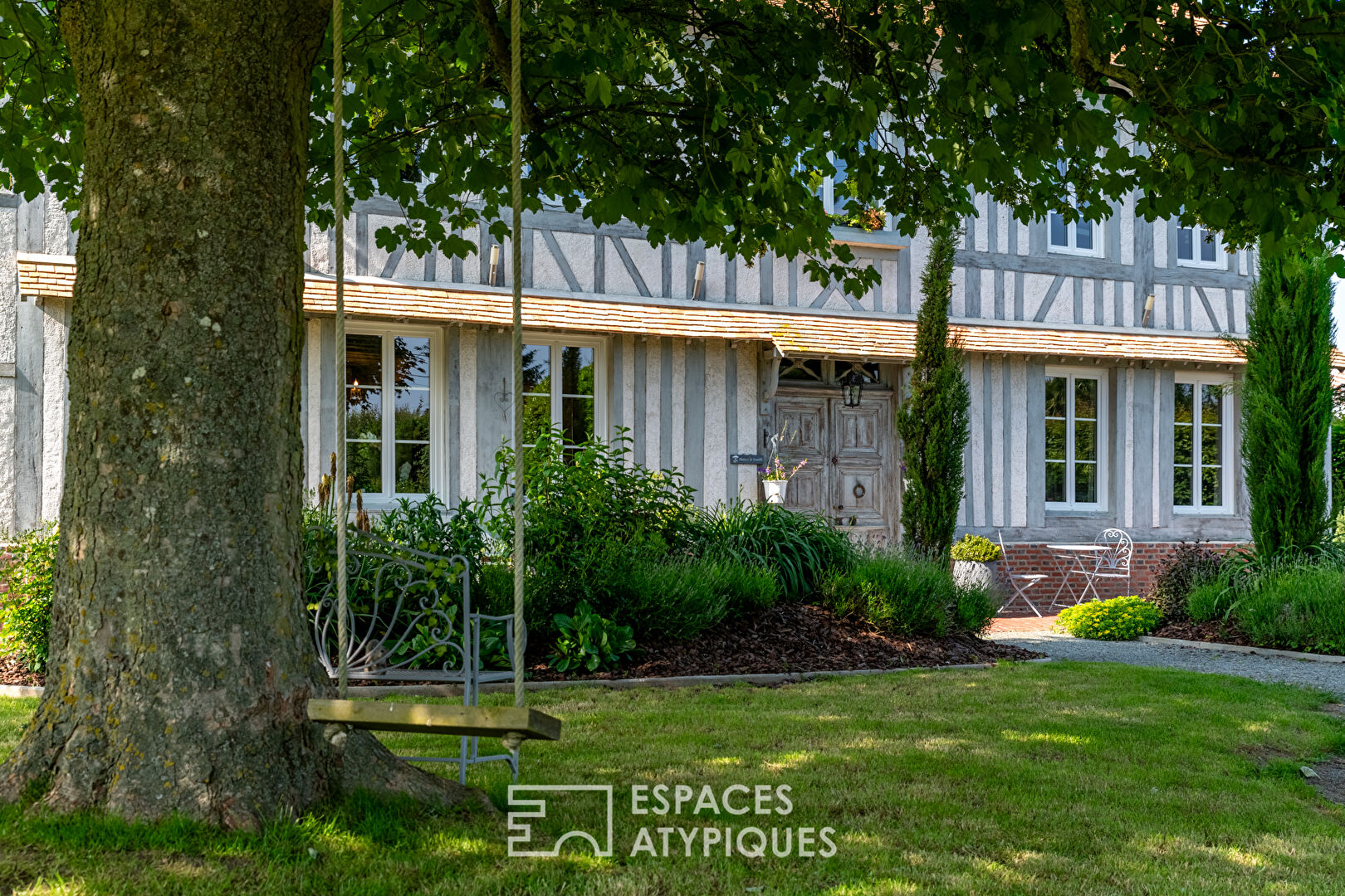 18th century manor house with a swimming pool in an enchanting setting