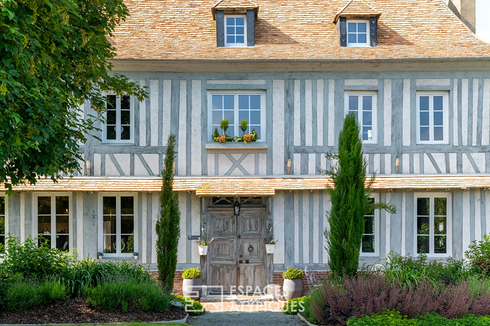 18th century manor house with a swimming pool in an enchanting setting