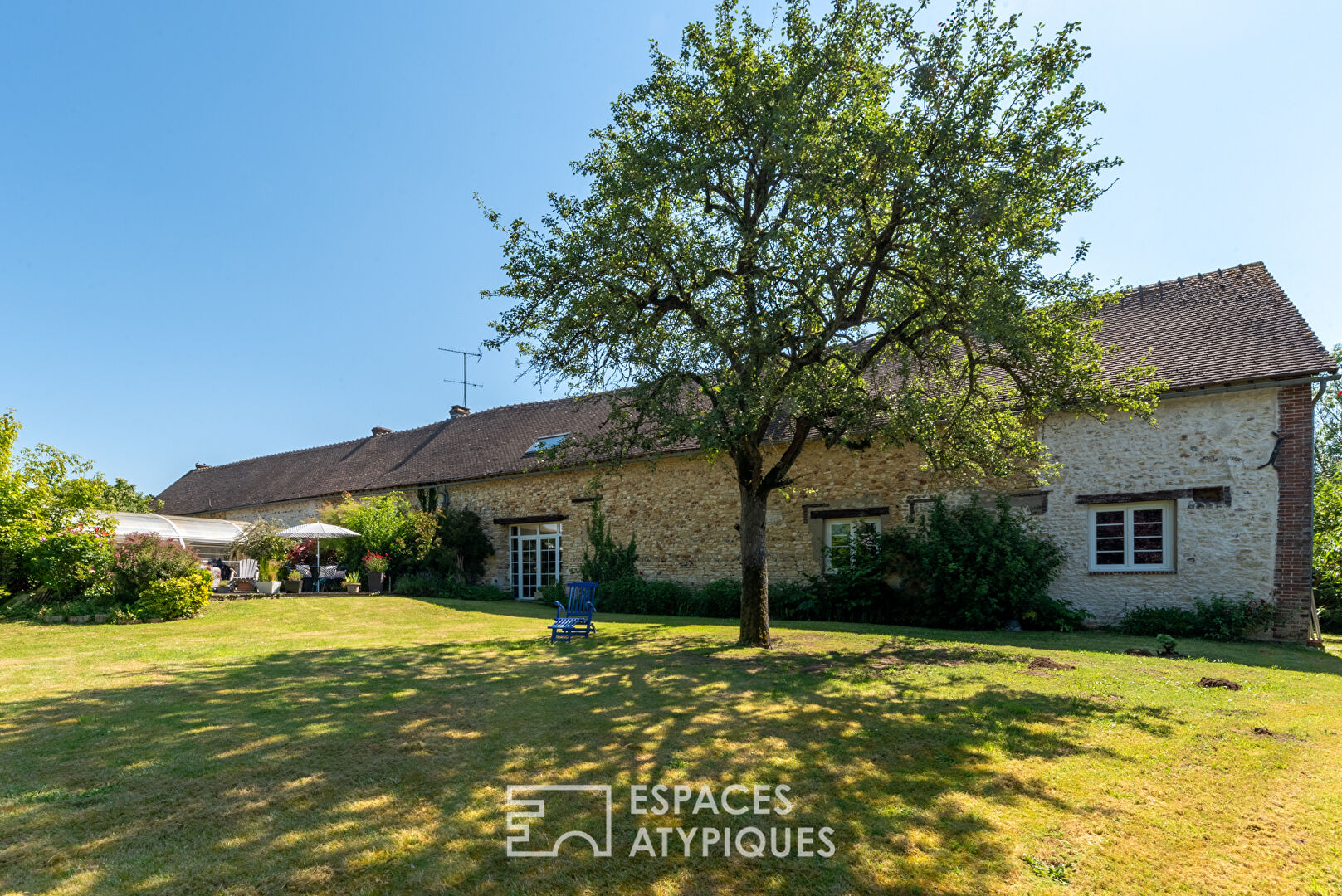 Old renovated farmhouse with swimming pool