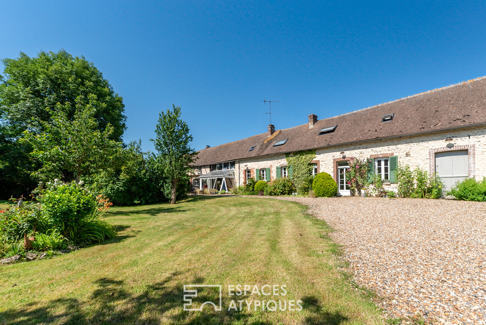 Old renovated farmhouse with swimming pool