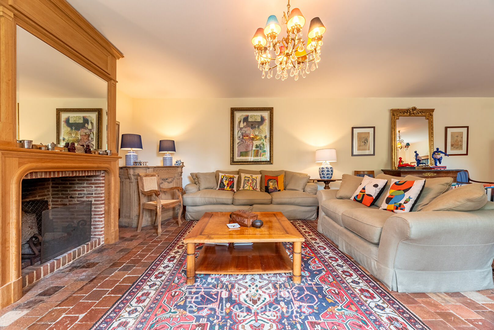 Country property in the heart of the city