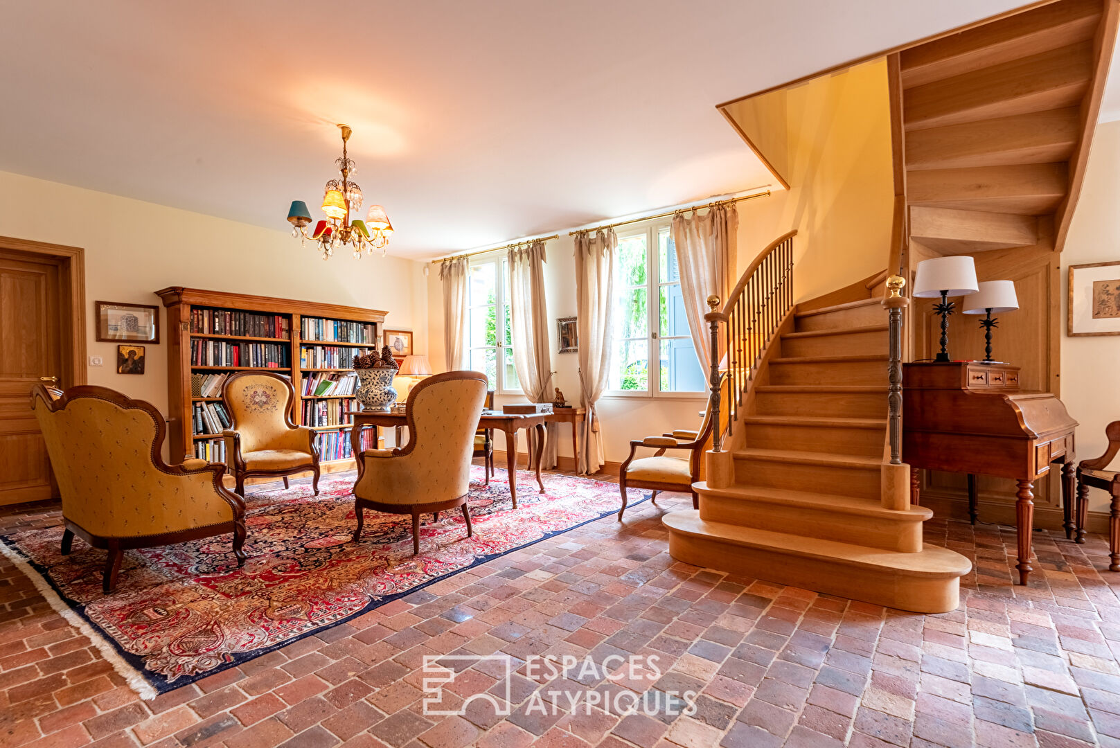 Country property in the heart of the city