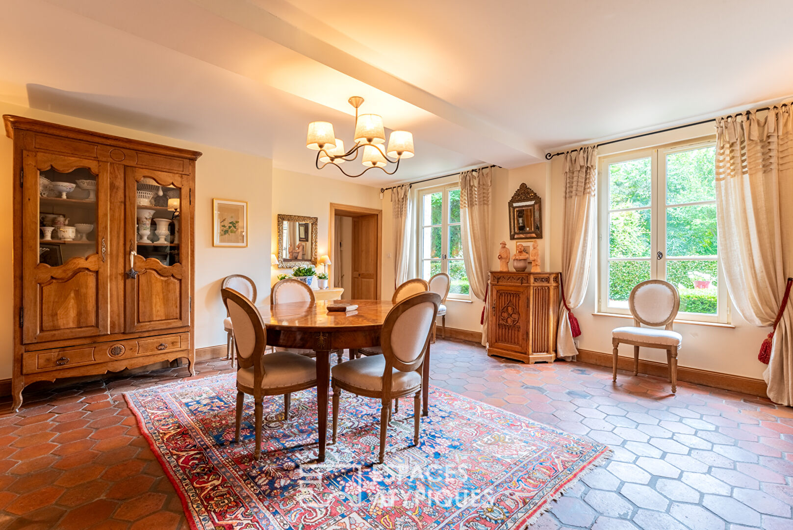 Country property in the heart of the city