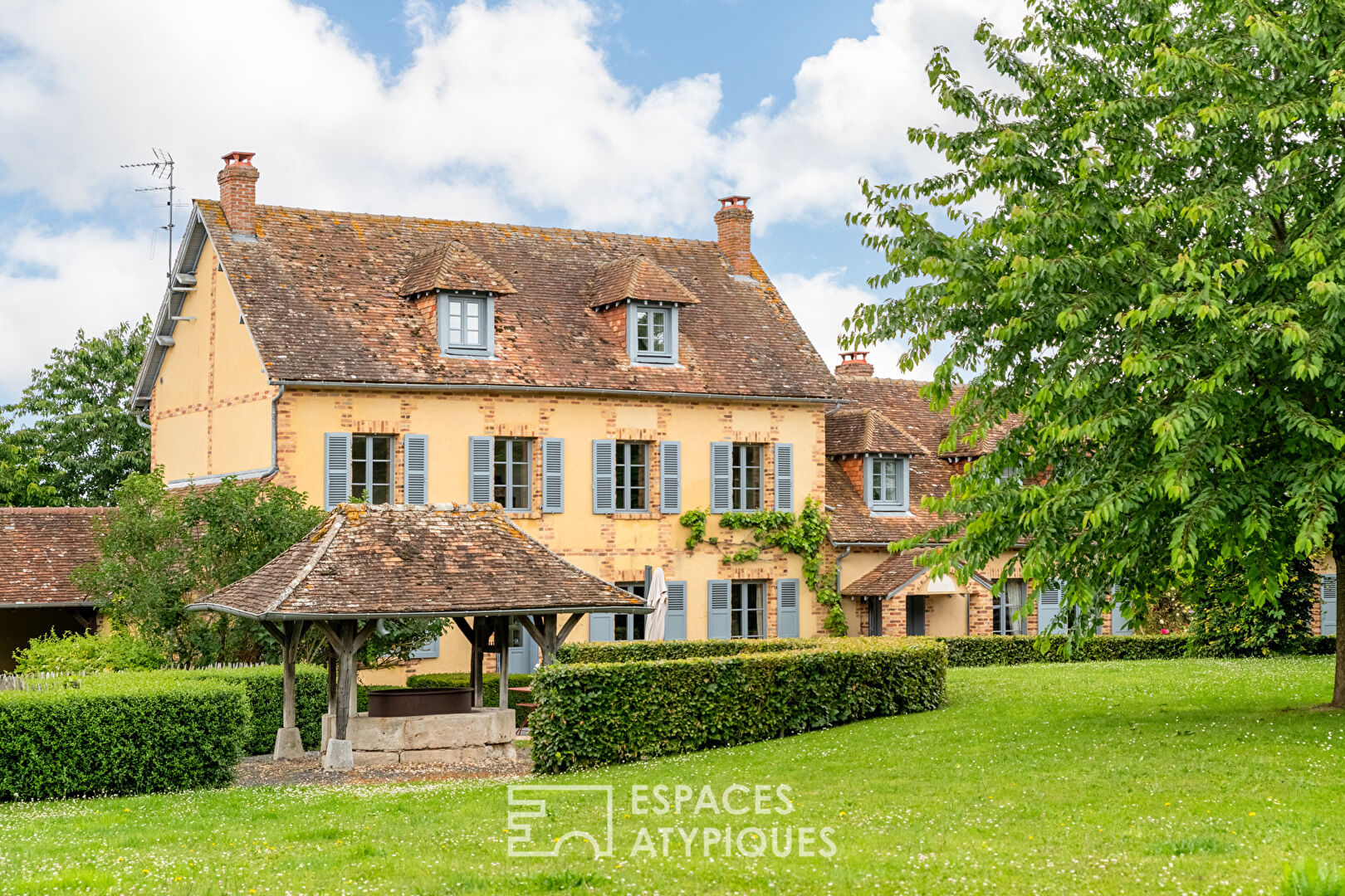 Country property in the heart of the city