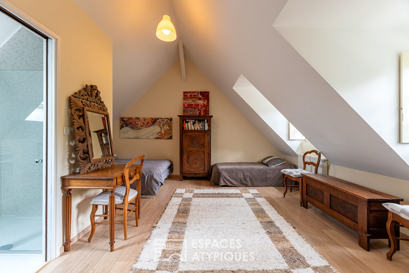 Country property in the heart of the city