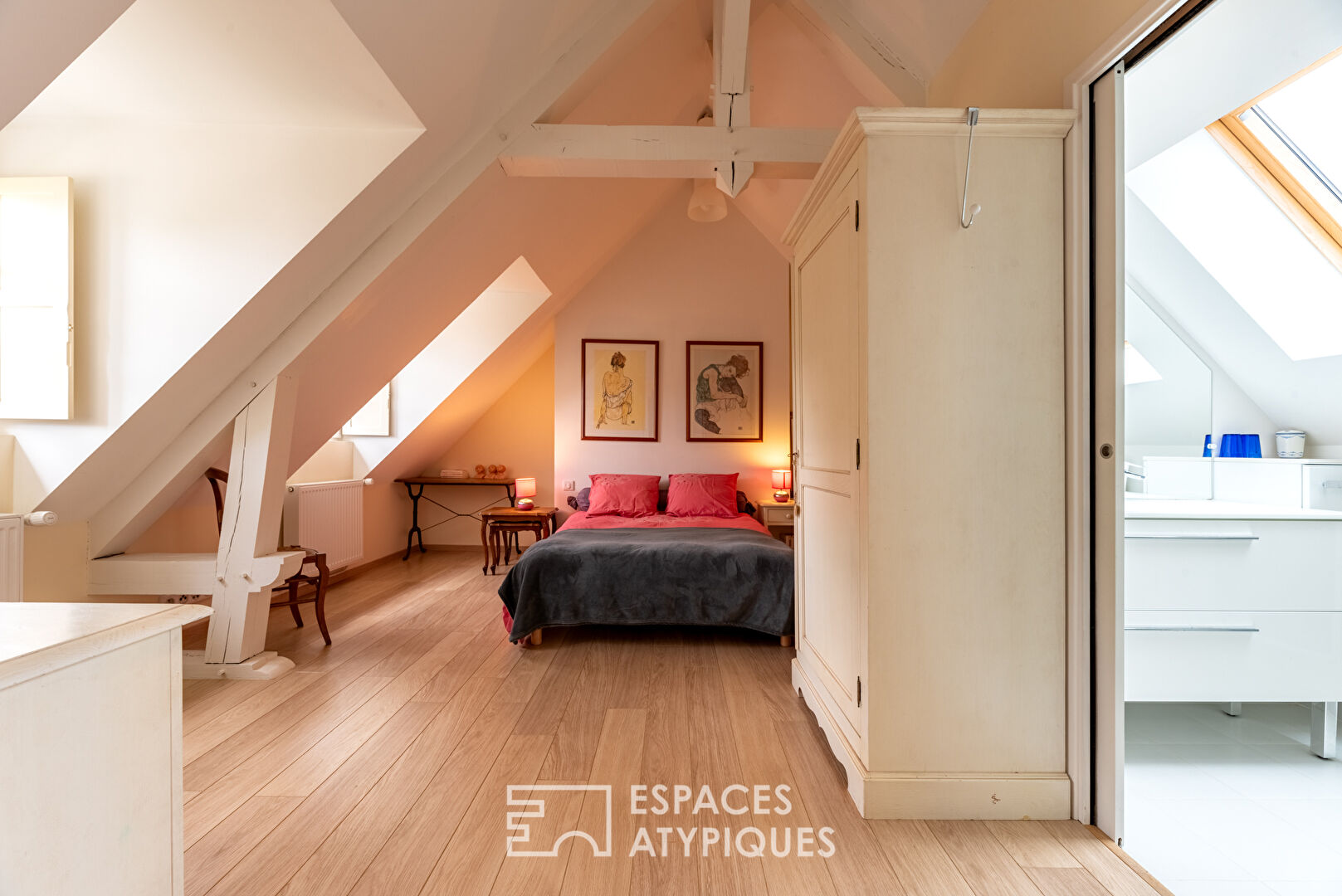 Country property in the heart of the city