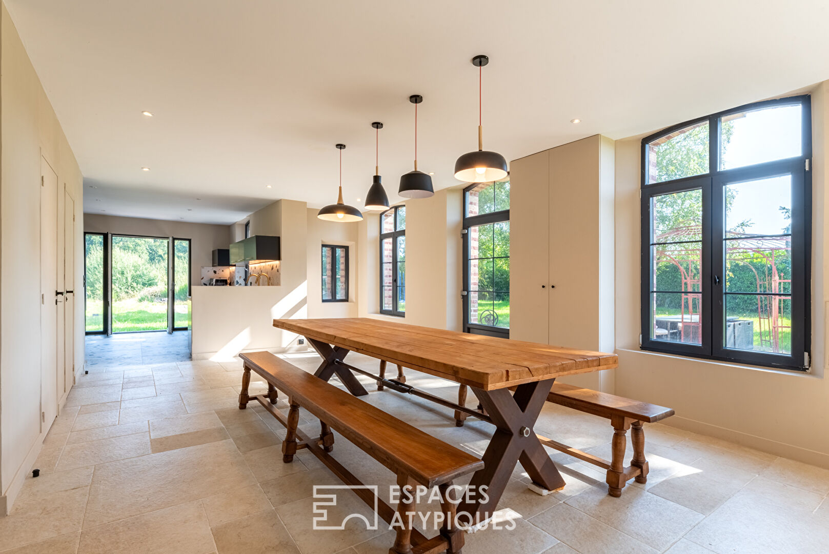 Maison de Maître du 19eme siècle rénovée avec piscine et tennis