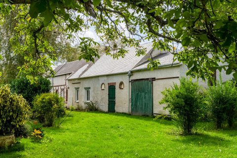 Farmhouse built in 1862 to be renovated
