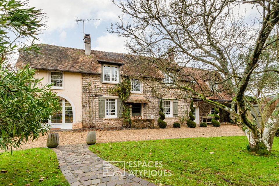 Ancienne ferme du 19ème réhabilitée avec dépendances et poolhouse
