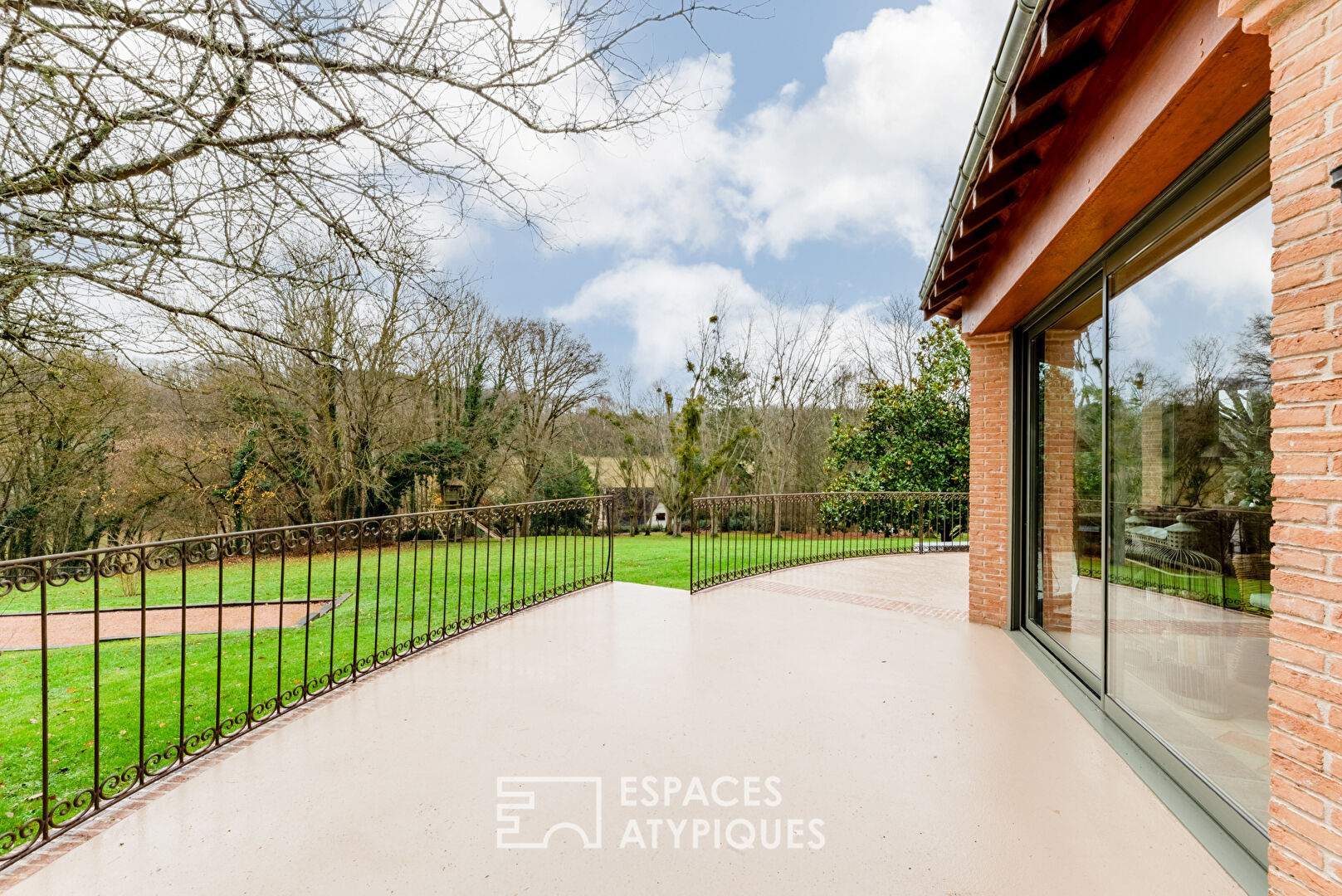 Ancienne ferme du 19ème réhabilitée avec dépendances et poolhouse