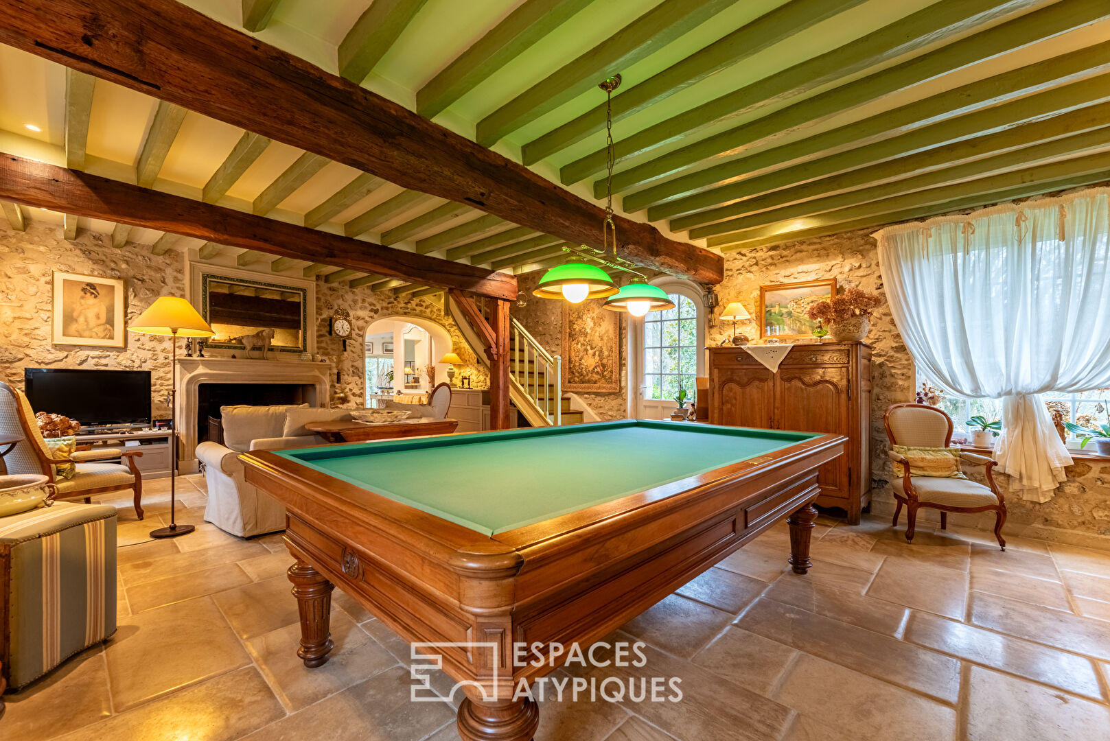 Ancienne ferme du 19ème réhabilitée avec dépendances et poolhouse